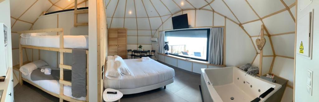 Отель Glamping Do Mar Байона Экстерьер фото